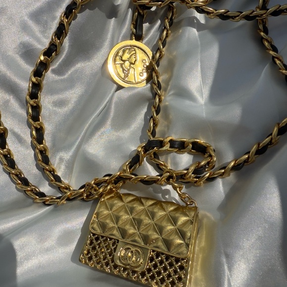 Anthropologe  Black Gold Chain Belt With Designer Mini Charm Bag - Picture 8 of 11